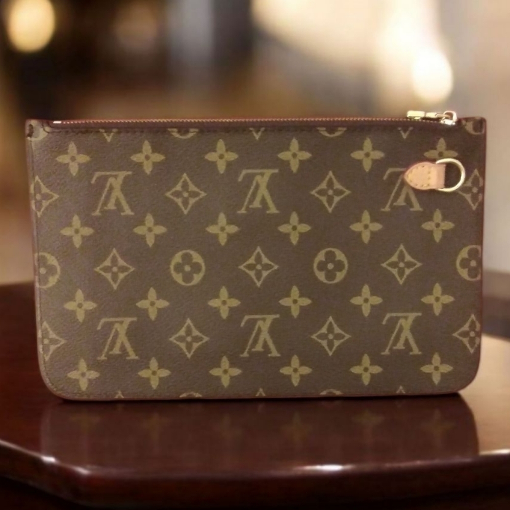 Louis Vuiton Neverfull MM Clutch Pouch